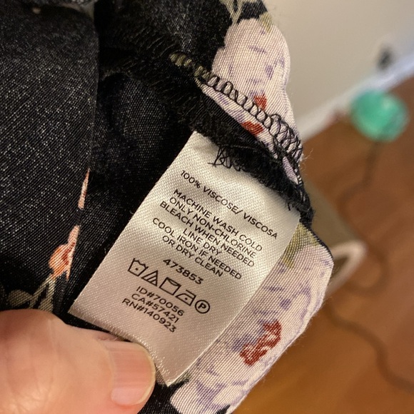 Loft Floral Blouse - Picture 8 of 8